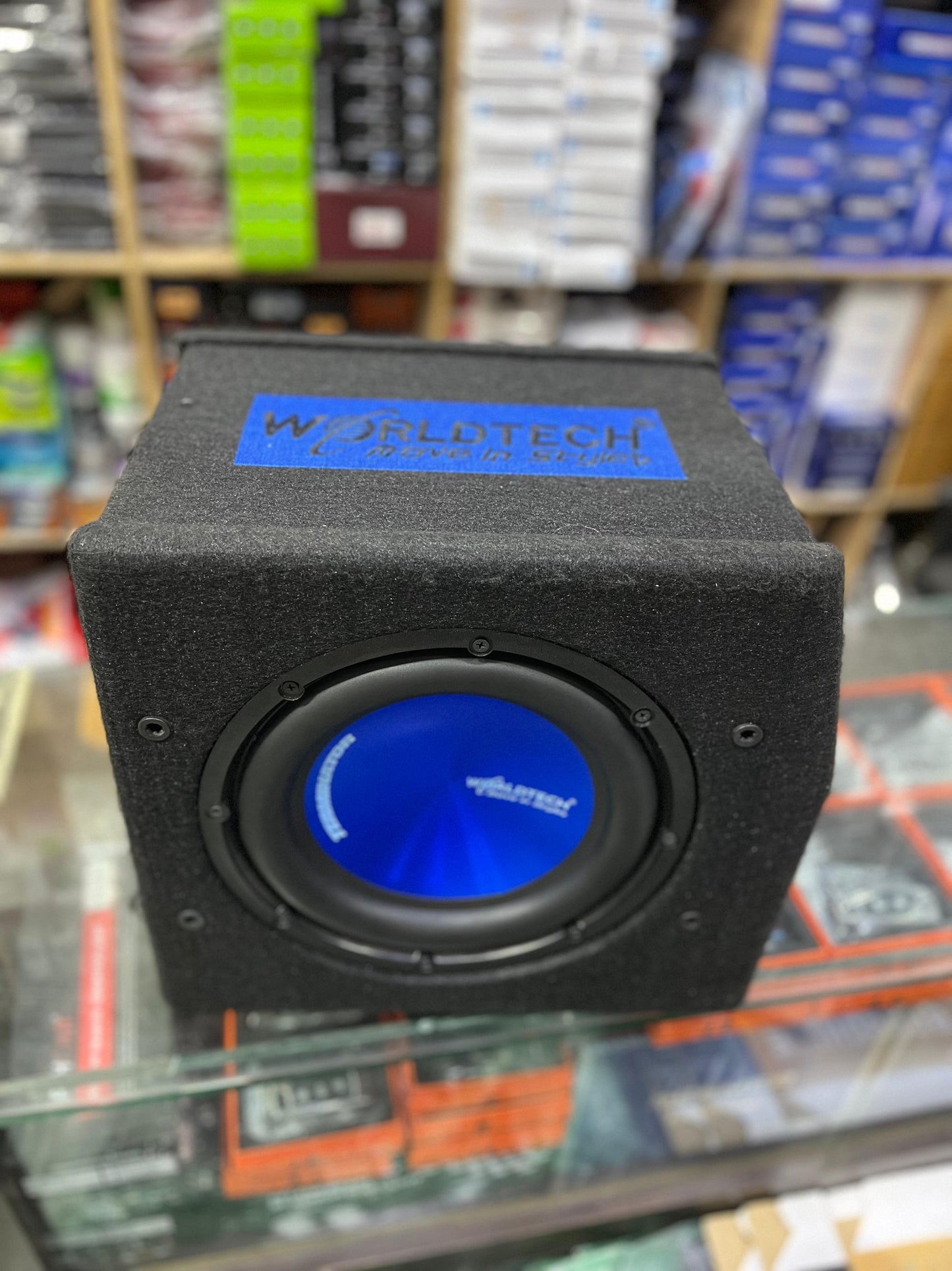 Worldtech wt-1009 4400w sub enclosure with inbuilt amplifier