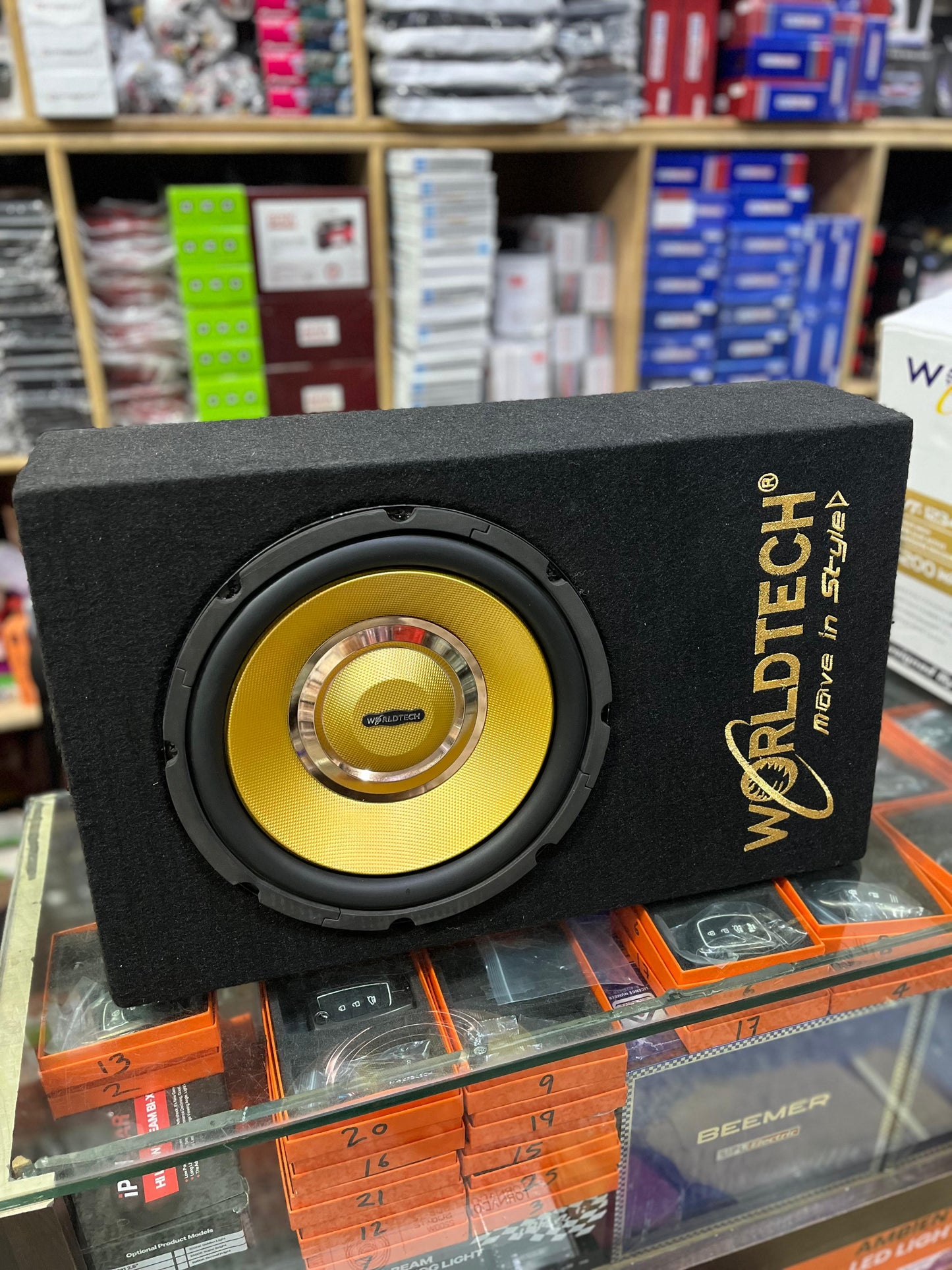 Worldtech 6200w 12inch subwoofer enclosure compact