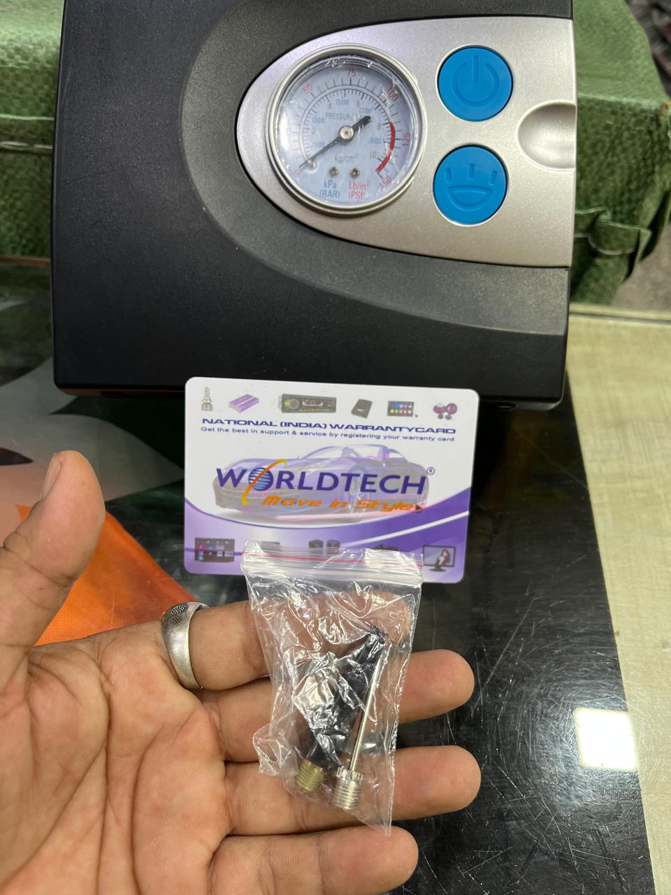 Worldtech 150 PSI Car tyre inflator 1 year guarantee