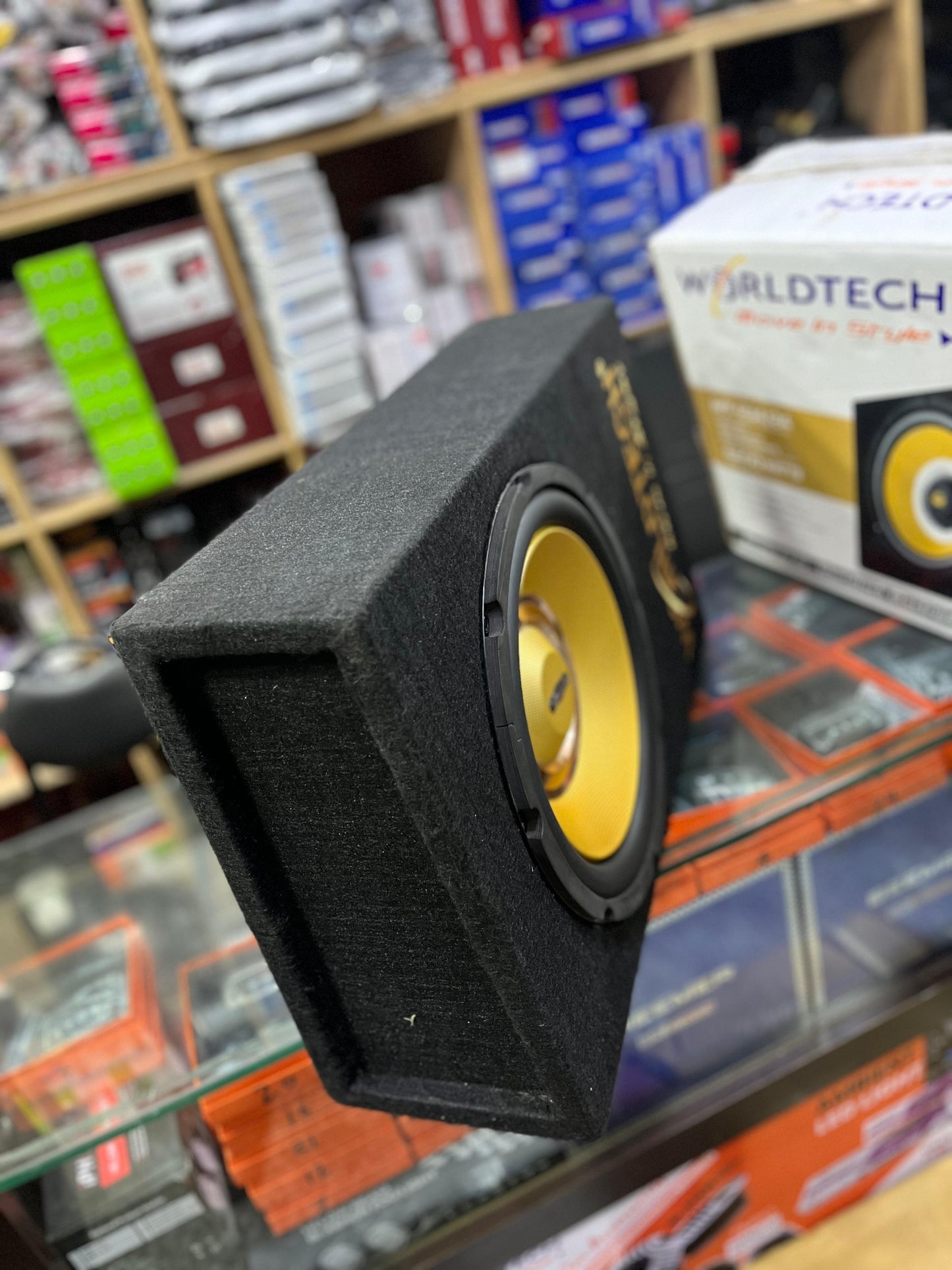 Worldtech 6200w 12inch subwoofer enclosure compact