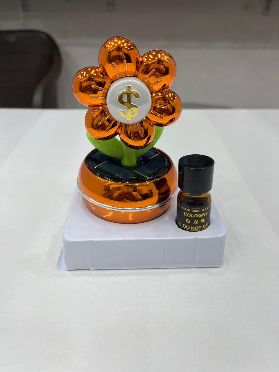 Solar sunflower car perfume with refill